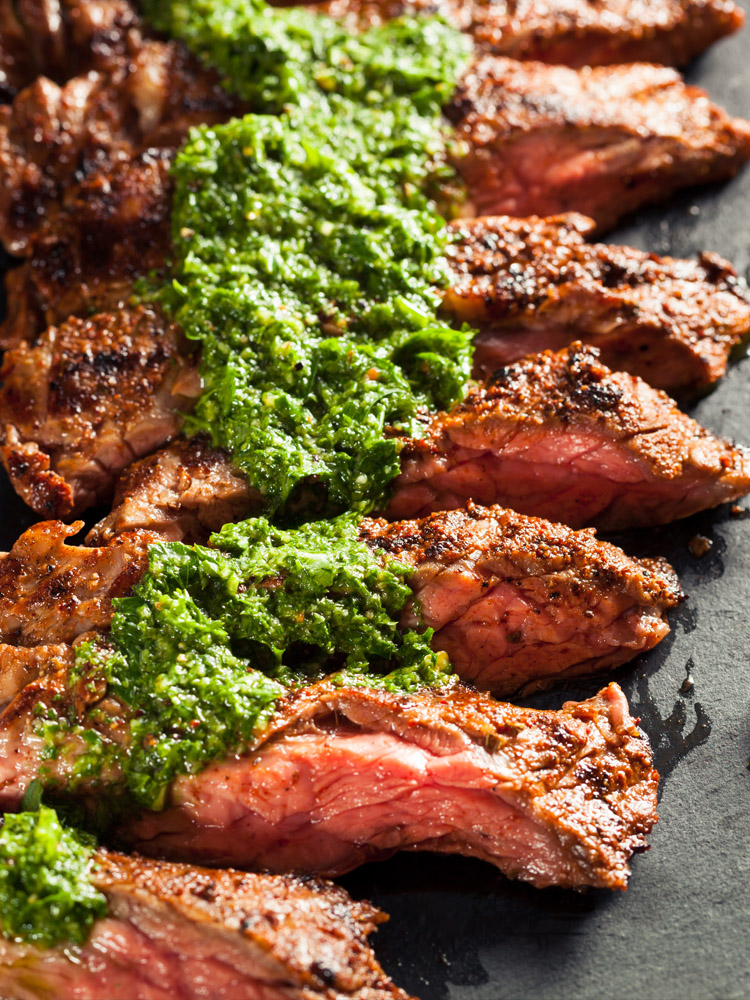 Diaframma (skirt steak) con salsa Chimichurri